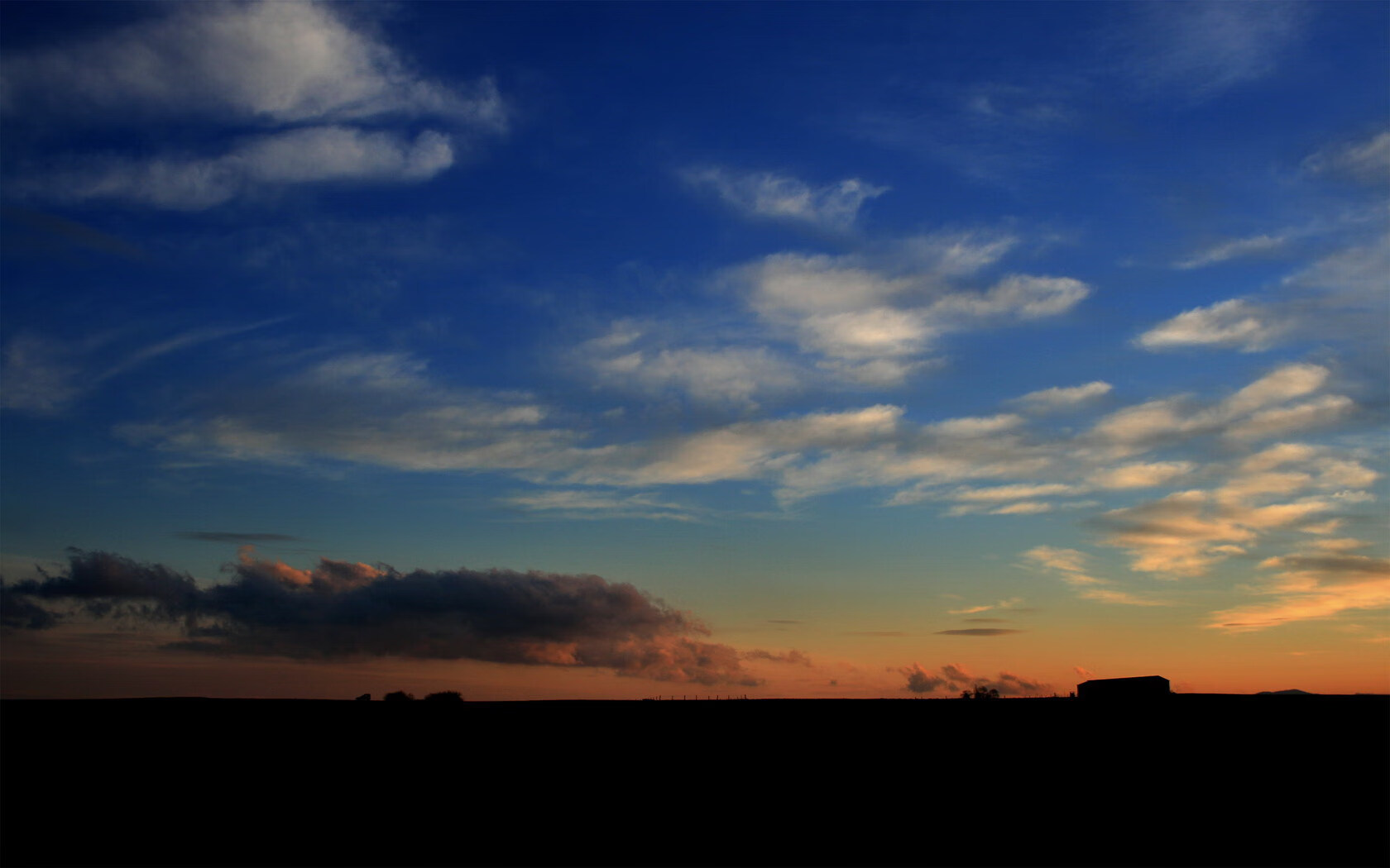 赛道上的红魔，F1街道赛焦点战中的曼联式完胜阿尔及利亚精神