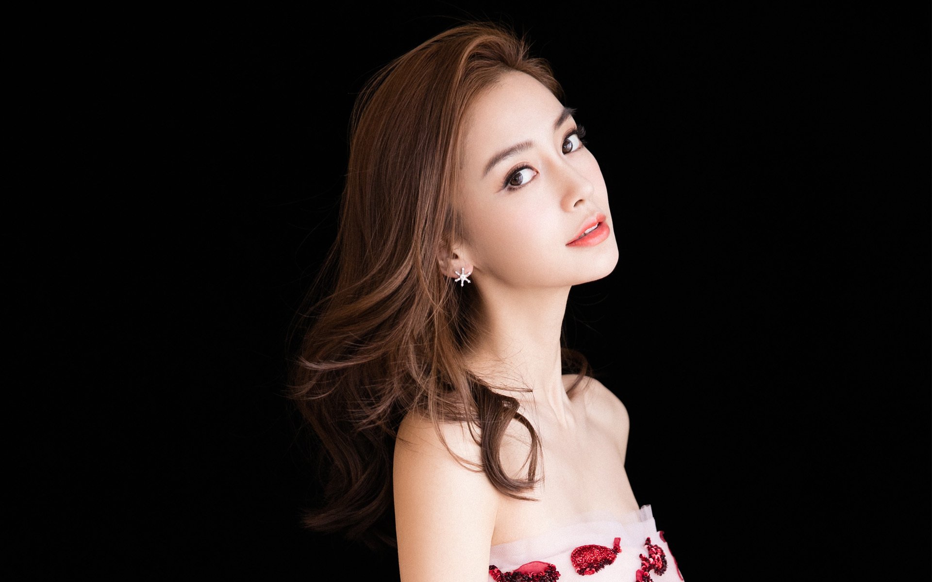 范弗利特致胜一击定乾坤，鹈鹕惊险淘汰山西队