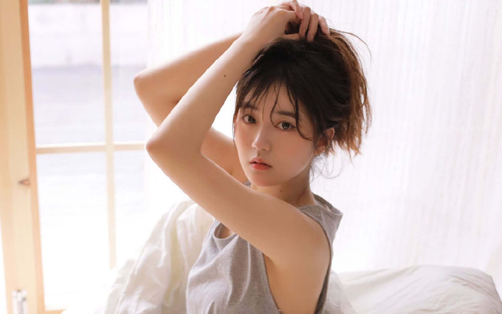 英超争冠硝烟为幕，AC米兰冲垮皇马，欧洲足坛权力更迭的冰冷预演